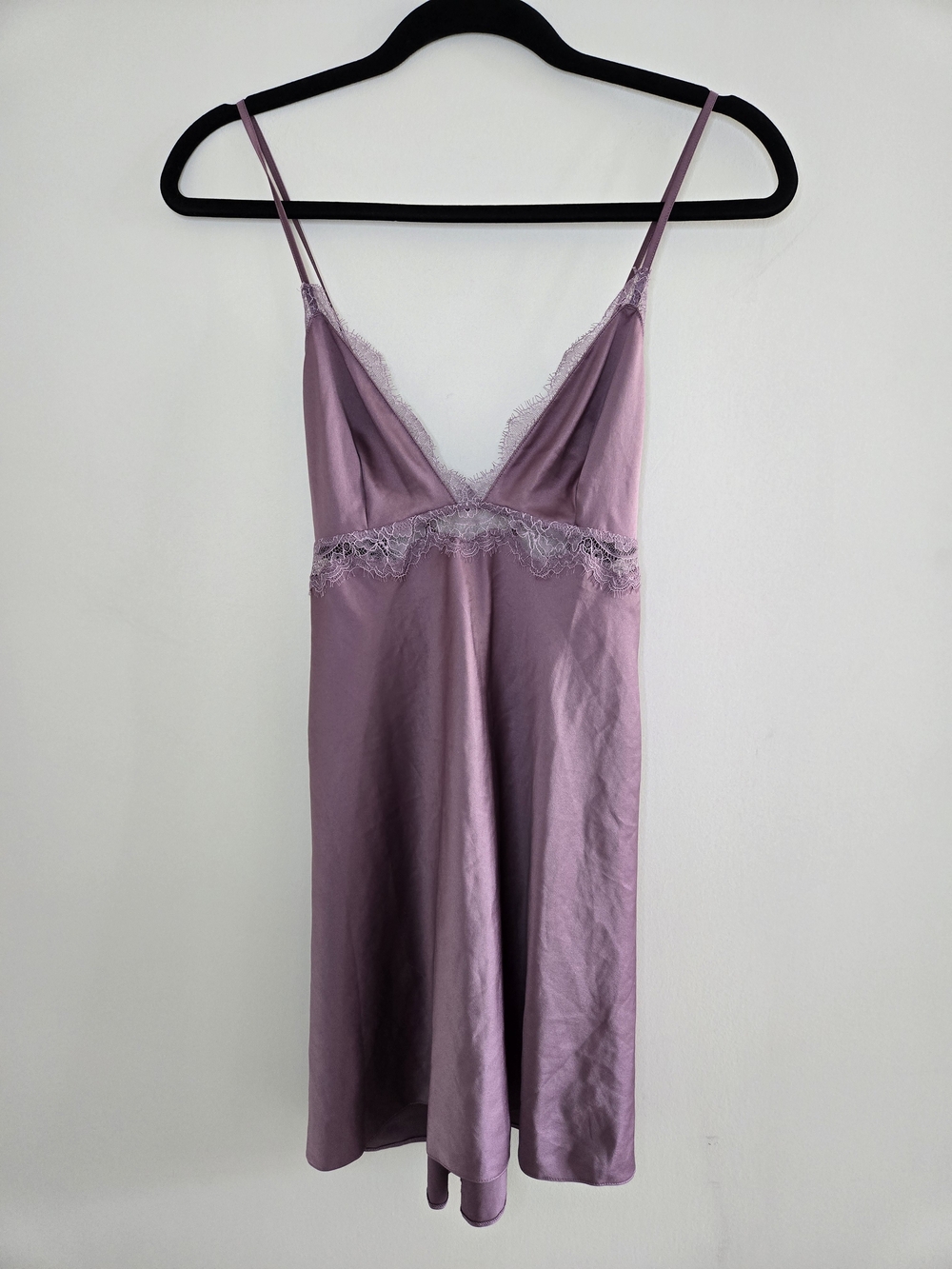 Victoria's Secret mauve lace-trim satin chemise slip, medium + new